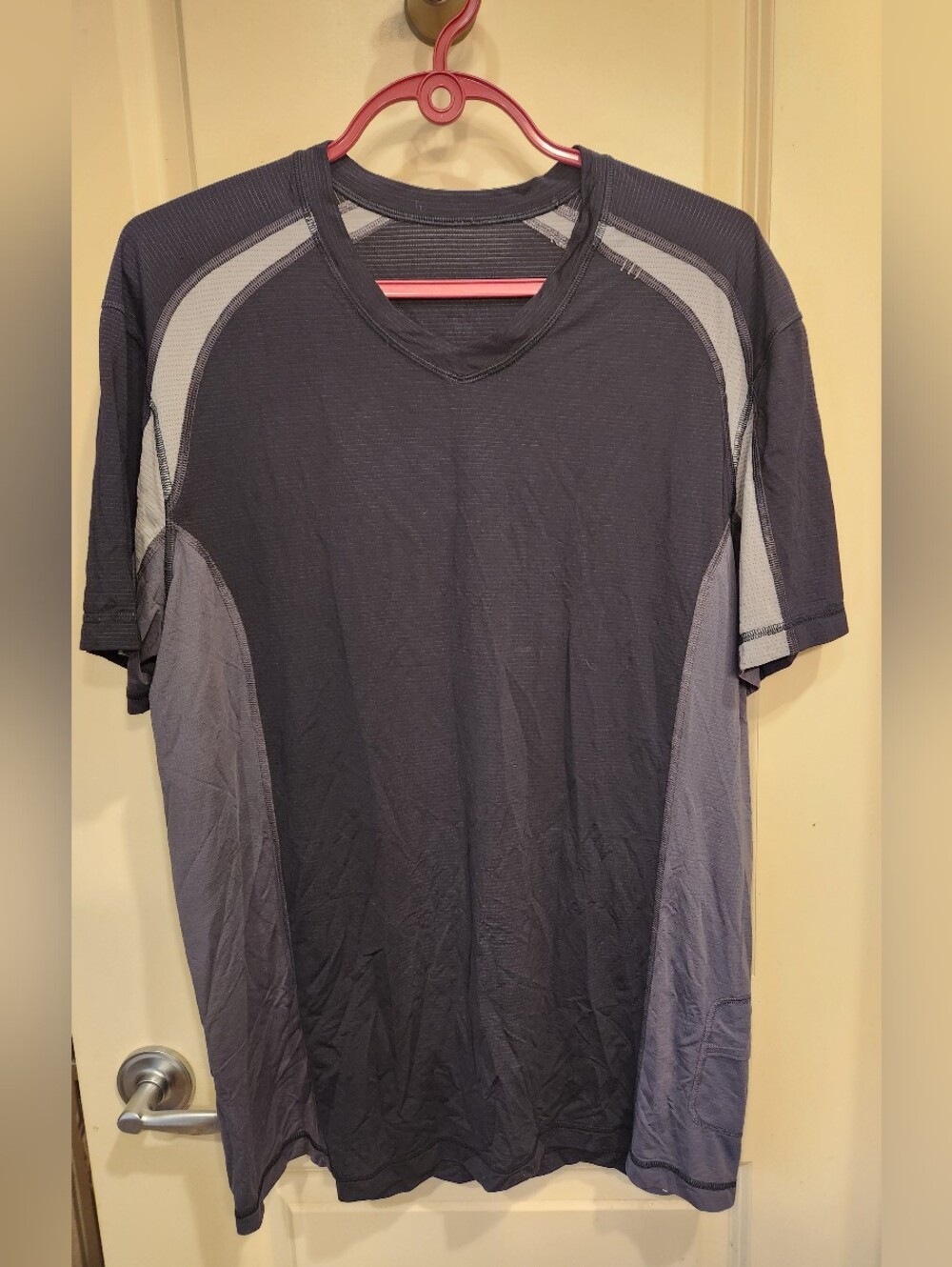 lululemon athletica Men's Short Sleeve Performance Tee - Dark Gray & Light Gray